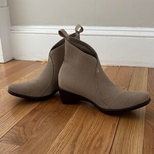 CHARLESTON SHOE CO. Beige Ankle Boots